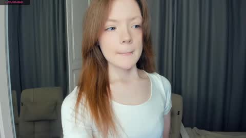Snapshot of cuty_petite chatting on May 2026 05:35:01 AM Anne online show from May 2026 05:35:01 AM