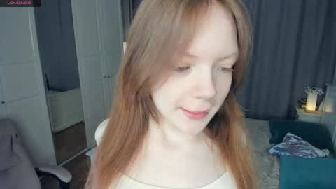 Snapshot of cuty_petite chatting on May 2026 05:38:02 AM Anne online show from May 2026 05:38:02 AM