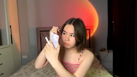 Snapshot of cwenecollins chatting on November 2025 08:14:01 AM Akemi online show from November 2025 08:14:01 AM