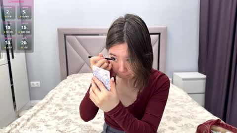 Snapshot of cwenecollins chatting on January 2026 06:40:02 AM Akemi online show from January 2026 06:40:02 AM