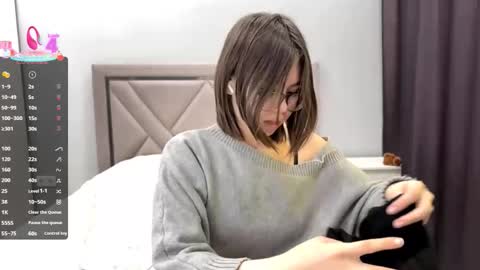 Snapshot of cwenecollins chatting on February 2026 07:25:02 AM Akemi online show from February 2026 07:25:02 AM