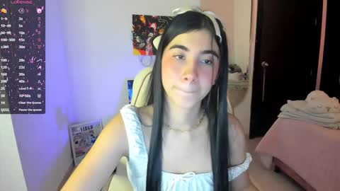 Snapshot of cyber_lizz chatting on November 2025 11:37:01 PM Liz online show from November 2025 11:37:01 PM