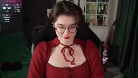 Helen Blossom online show from December 2024 07:02:02 PM