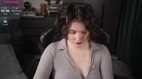 Helen Blossom online show from May 2026 07:43:01 PM