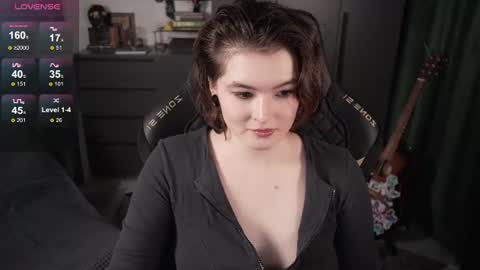 Helen Blossom online show from July 2026 01:40:02 PM