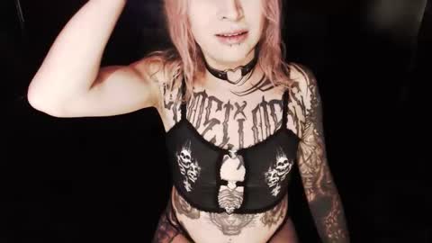 Snapshot of cybertrouble_ chatting on October 2025 12:27:01 AM Nikki online show from October 2025 12:27:01 AM