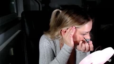 cymaishere online show from October 2025 05:35:02 PM