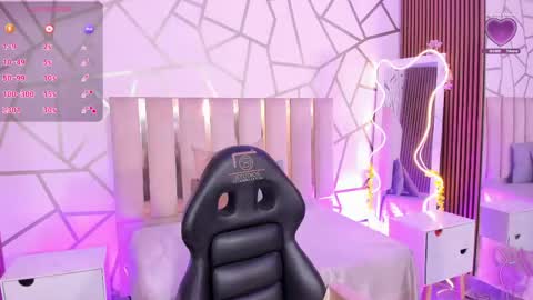 cyrus_tay online show from April 2026 11:42:02 AM