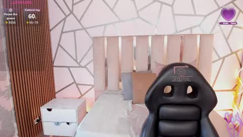 cyrus_tay online show from April 2026 11:52:02 AM