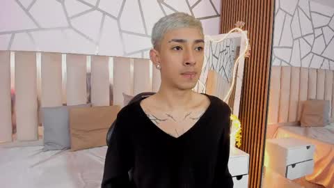 cyrus_tay online show from April 2026 12:10:02 PM