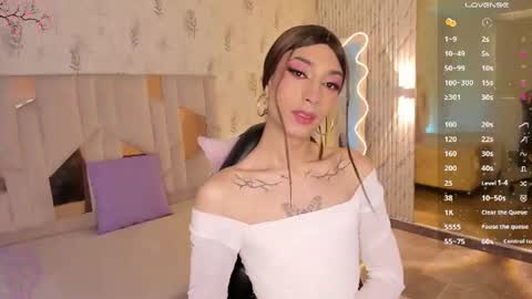 cyrus_tay online show from August 2026 12:43:02 PM