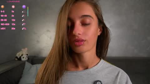 Isabella online show from May 2026 01:33:01 AM