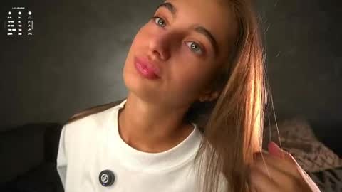 Isabella online show from May 2026 01:12:02 AM