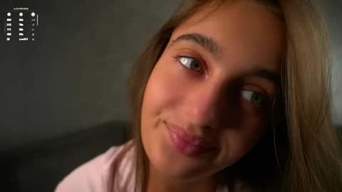 Isabella online show from May 2026 01:12:01 AM