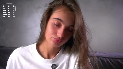 Isabella online show from May 2026 01:11:02 AM