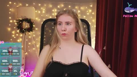 Snapshot of d0nna_ chatting on December 2024 08:44:02 PM Donna online show from December 2024 08:44:02 PM