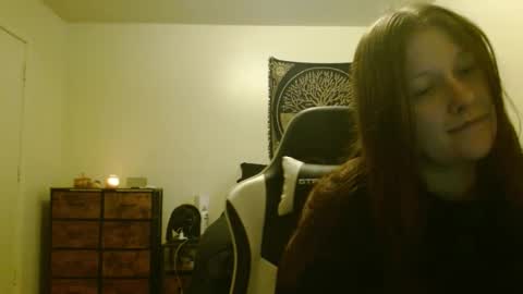 Snapshot of d_a_i_s_y chatting on December 2024 05:00:01 PM Daisy online show from December 2024 05:00:01 PM