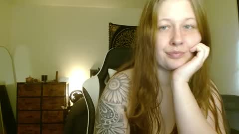 Snapshot of d_a_i_s_y chatting on February 2025 02:46:02 PM Daisy online show from February 2025 02:46:02 PM