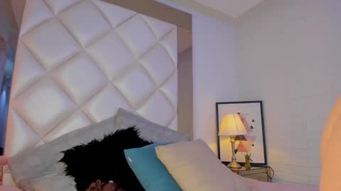 Snapshot of d_kimrouse_h chatting on December 2024 08:26:01 AM Kim online show from December 2024 08:26:01 AM