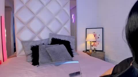 Snapshot of d_kimrouse_h chatting on January 2025 10:17:01 AM Kim online show from January 2025 10:17:01 AM