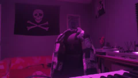 Snapshot of dabirdfree chatting on October 2025 12:11:01 AM Destroyer online show from October 2025 12:11:01 AM