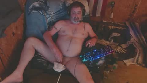 Snapshot of daddy38345 chatting on December 2024 08:05:02 PM daddy38345 online show from December 2024 08:05:02 PM