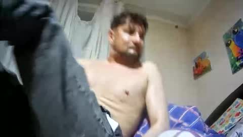 Snapshot of daddybigwhitecock chatting on November 2025 07:35:02 PM Tommy online show from November 2025 07:35:02 PM