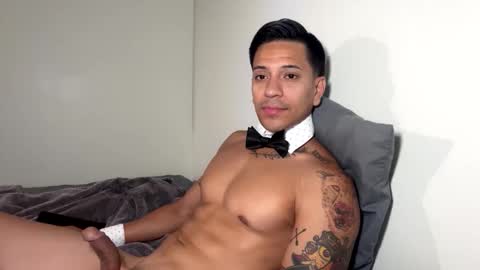 Snapshot of daddyfit95 chatting on June 2026 04:51:02 AM daddyfit95 online show from June 2026 04:51:02 AM
