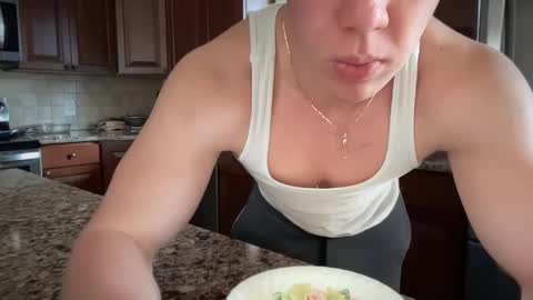 Snapshot of daddygmoney6969 chatting on February 2025 05:36:02 PM daddygmoney6969 online show from February 2025 05:36:02 PM