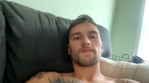 Snapshot of daddyjusti15 chatting on November 2025 04:42:01 PM daddyjusti15 online show from November 2025 04:42:01 PM