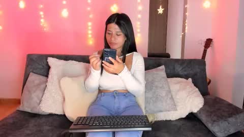 Creamy online show from January 2026 02:36:02 AM