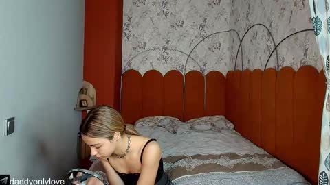 Zoe online show from September 2025 08:25:01 PM