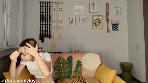 Zoe online show from October 2025 08:20:01 PM