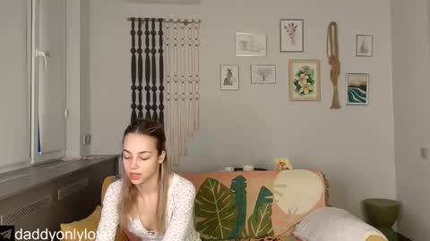 Zoe online show from October 2025 09:17:02 PM