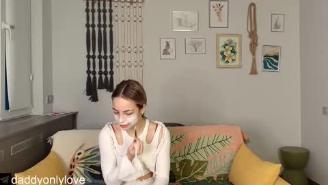 Zoe online show from October 2025 09:16:02 PM