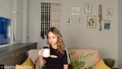 Zoe online show from November 2025 09:37:01 PM