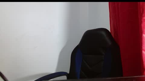 Snapshot of daddys_little_slutty chatting on October 2025 08:02:02 PM Thalya online show from October 2025 08:02:02 PM