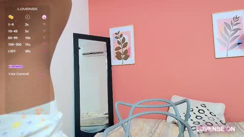 Snapshot of daddysneakinme chatting on December 2024 07:56:02 PM Anny online show from December 2024 07:56:02 PM