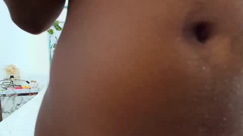 Snapshot of daddysneakinme chatting on December 2024 10:52:01 PM Anny online show from December 2024 10:52:01 PM