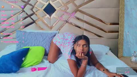 Snapshot of daddysneakinme chatting on February 2025 07:49:01 PM Anny online show from February 2025 07:49:01 PM