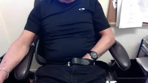 Snapshot of dadooronron69 chatting on April 2026 04:44:02 PM dadooronron69 online show from April 2026 04:44:02 PM