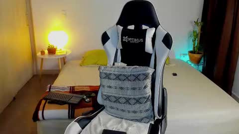 Snapshot of dafboy_ chatting on December 2025 11:44:01 PM Allan Daf online show from December 2025 11:44:01 PM