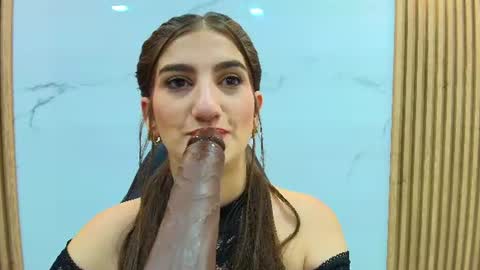 Dafne Castro online show from July 2026 06:26:02 PM