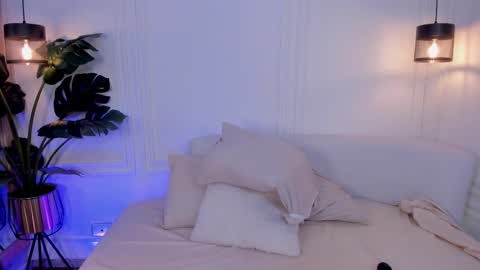 Snapshot of dafne_hillss chatting on November 2025 03:54:01 PM dafne_hillss online show from November 2025 03:54:01 PM