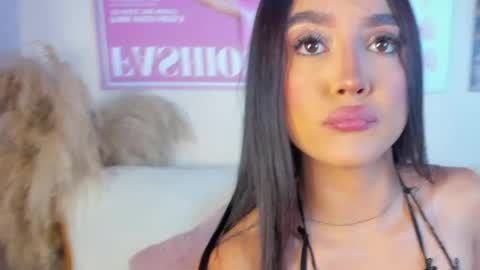 Snapshot of dafne_hillss chatting on May 2026 11:17:02 AM dafne_hillss online show from May 2026 11:17:02 AM