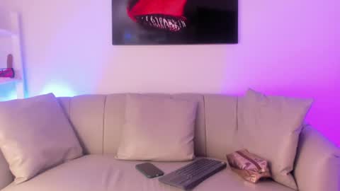 Dafne  online show from July 2026 01:51:01 PM