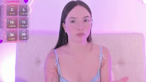 Dafne  online show from March 2026 12:33:01 PM