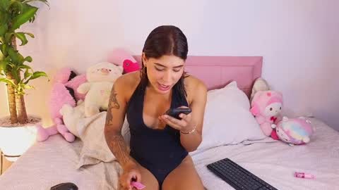 Dahiana online show from April 2026 09:37:01 PM