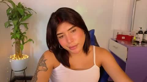 Dahiana online show from May 2026 07:30:02 PM