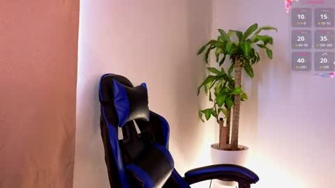 Dahiana online show from July 2026 06:32:01 PM